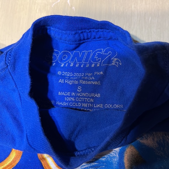 Sonic the hedgehog T-shirt - Picture 2 of 3